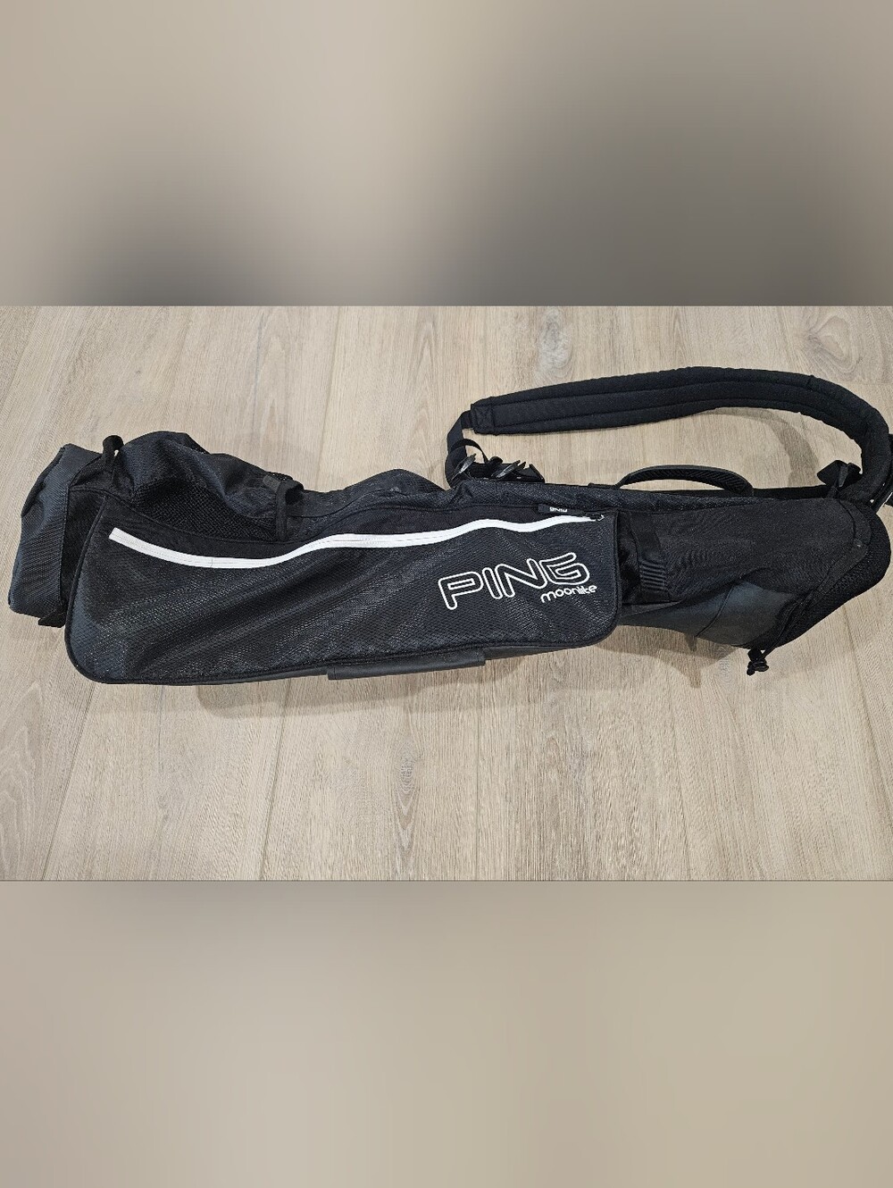 PING Moonlite Carry Golf Bag 2-Way Nylon Shoulder Strap Zip Black/White
